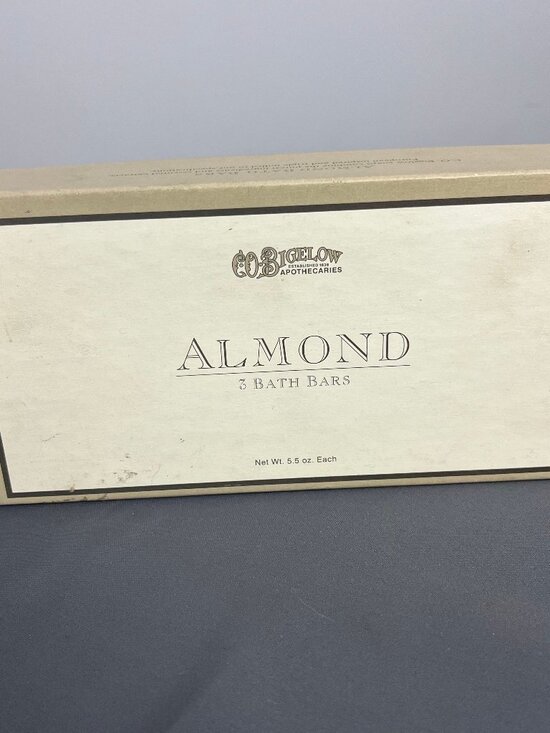 C.O. Bigelow Apothecaries Almond Bath Bars Soap Box Discountinued New Old Stock - Picture 2 of 8
